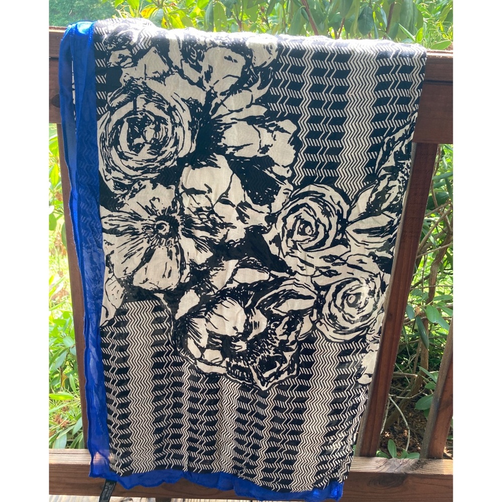 🔥3/$25 Stella & Dot scarf